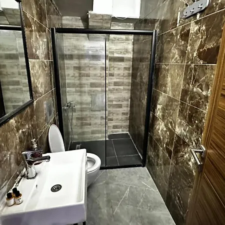 Lara Gaziosmanpasa Guenluek Kiralik Apartmán